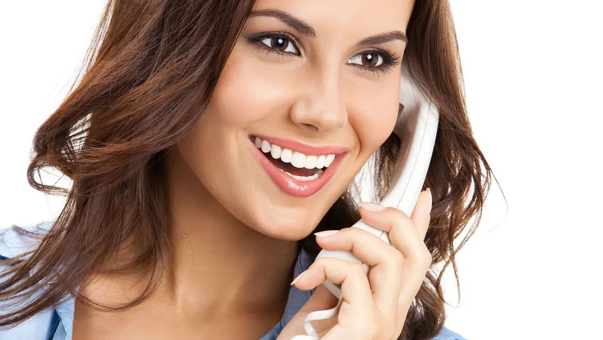 freundliche Dame am Telefon
